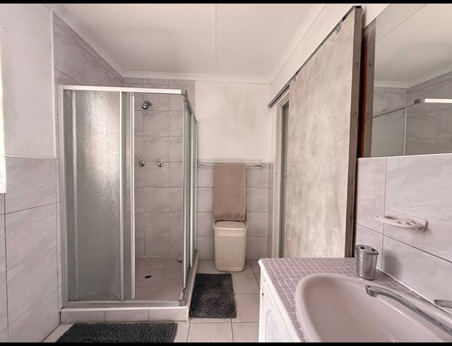 3 BEDROOM FREESTANDING FOR SALE IN SIGNAL HILL